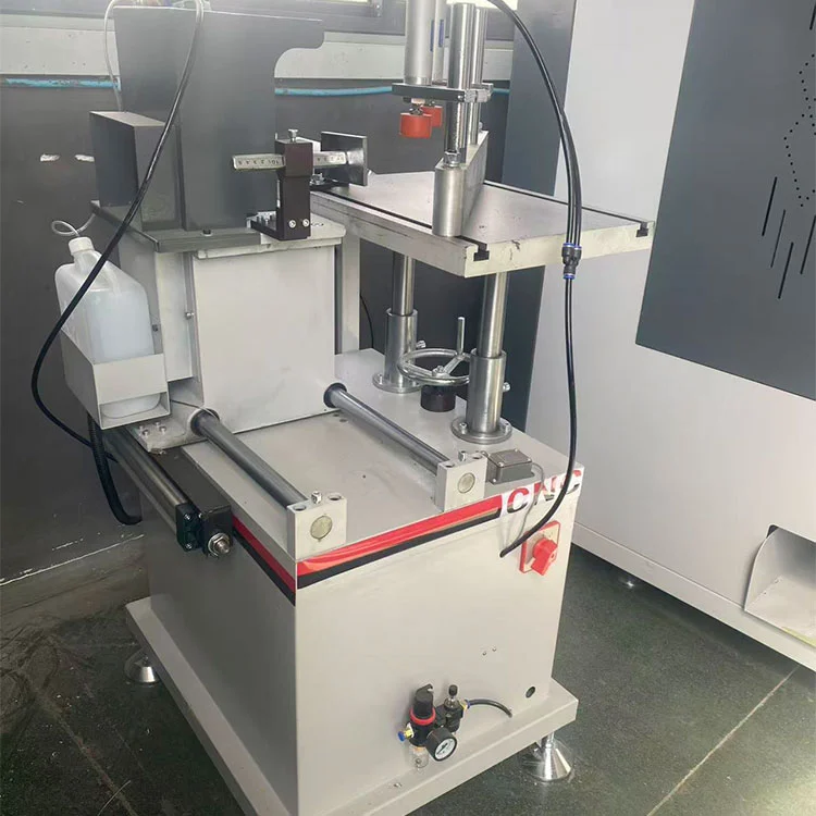 3+1 akse CNC aluminium endefræsermaskine til termisk brudvindue