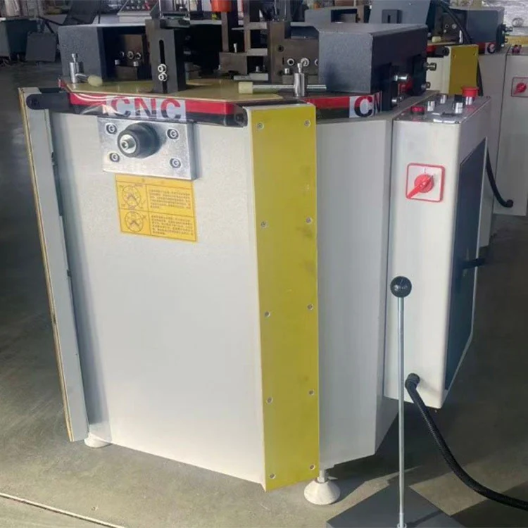4 hoveder aluminium vindue hjørne crimping maskine