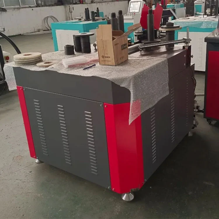 CNC firehoved hjørnepressemaskine