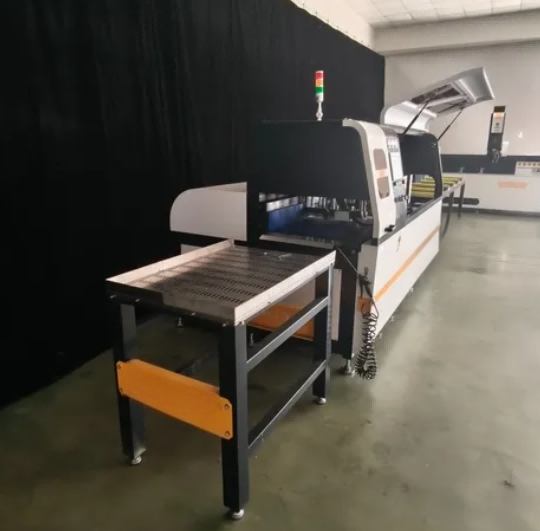 Ultrapræcis CNC-cirkelsav til industrielle aluminiumsprofiler